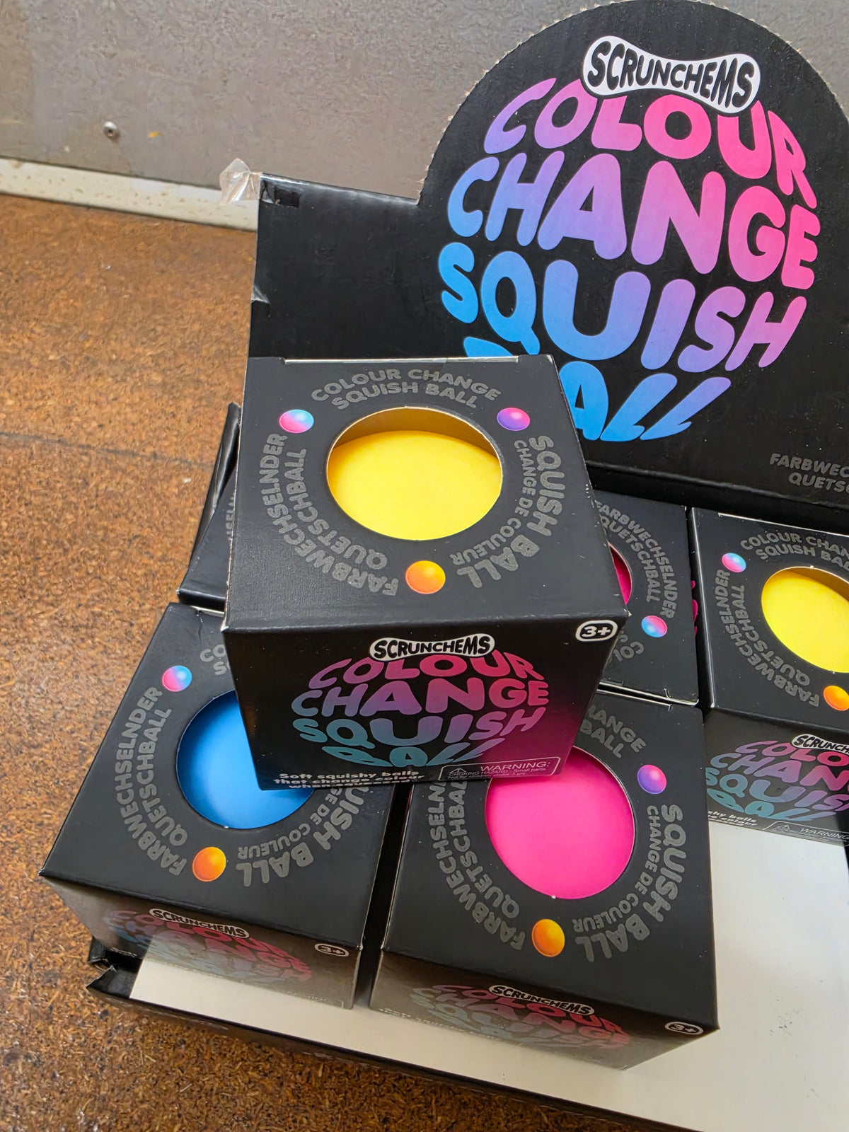 Squishems Colour Change Squish Ball - Interactive Toy for Kids, Available in Multiple Vibrant Colors, Perfect for Playtime Fun