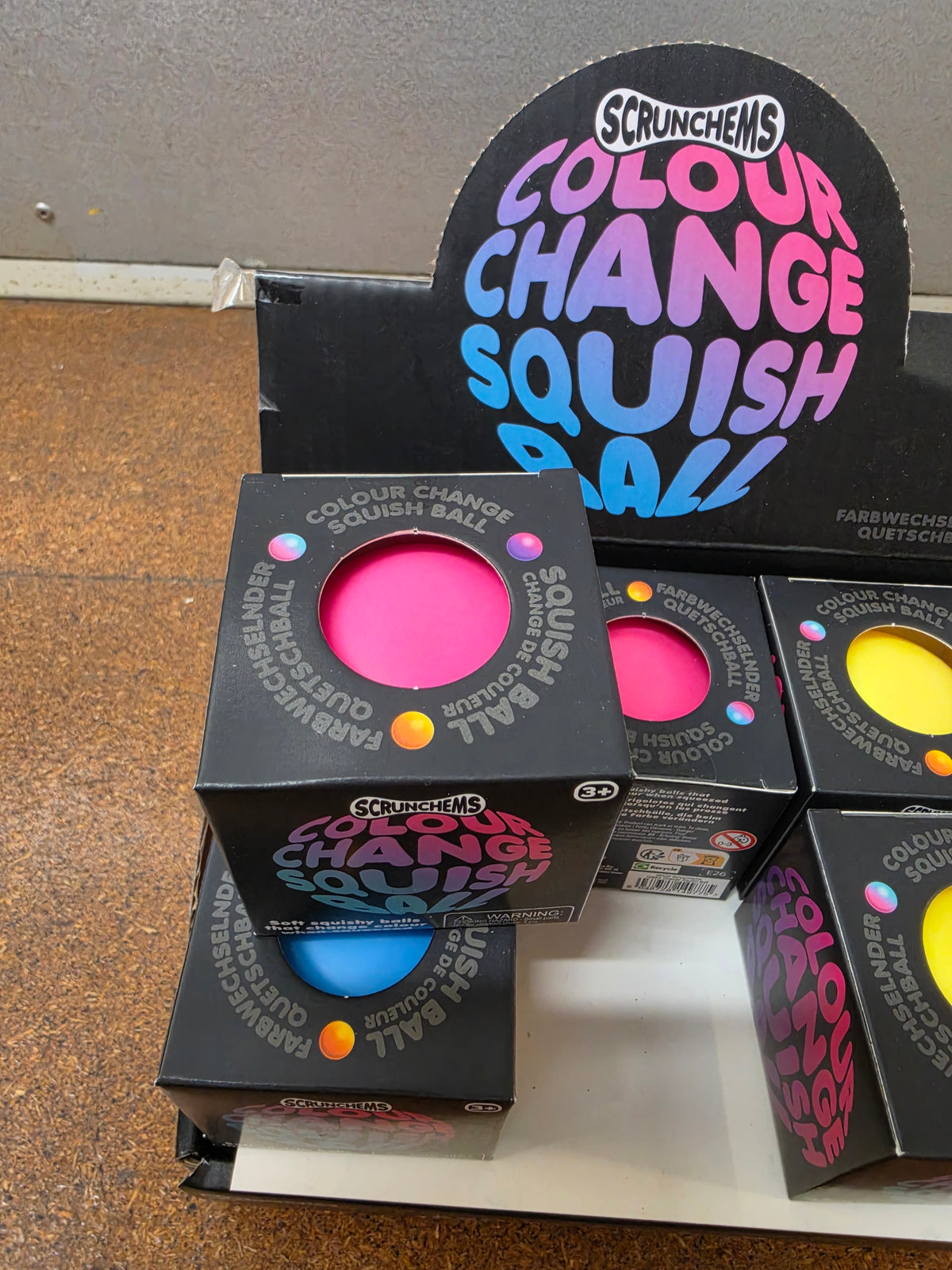 Squishems Colour Change Squish Ball - Interactive Toy for Kids, Available in Multiple Vibrant Colors, Perfect for Playtime Fun